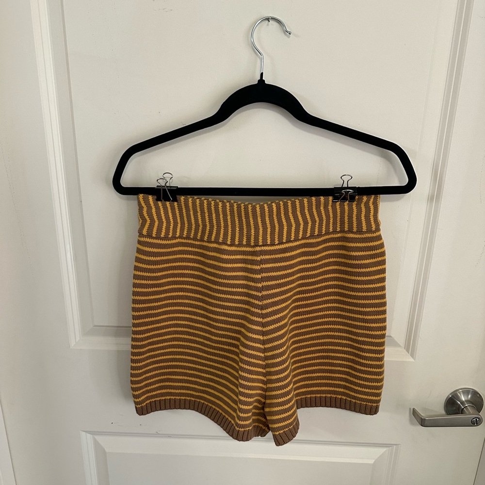 Woman’s knitted shorts